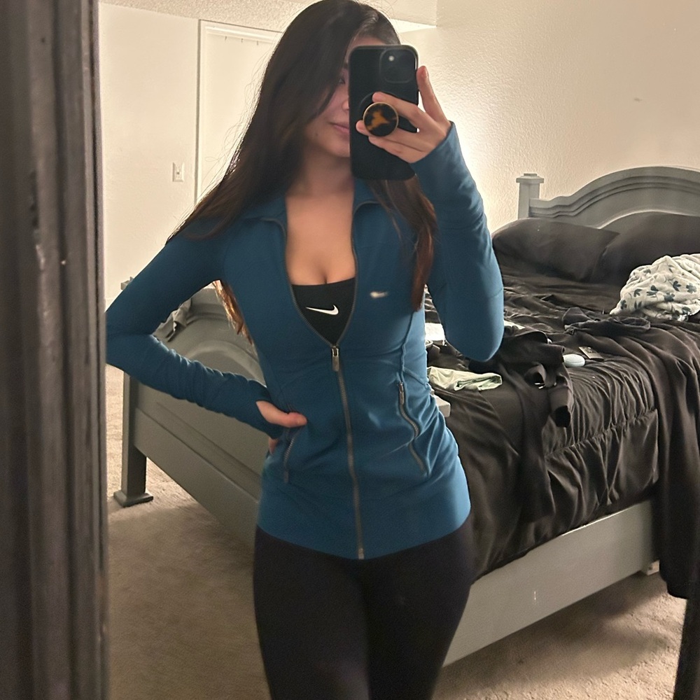 Lululemon define jacket in blue teal! 💙💚💙